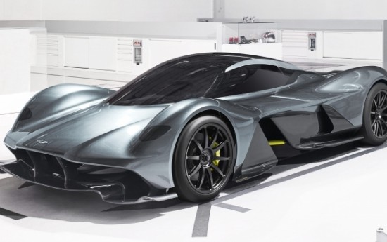 Sewa Bikin Supercar Baru, Aston Martin Bajak 3 Orang Penting Ferrari
