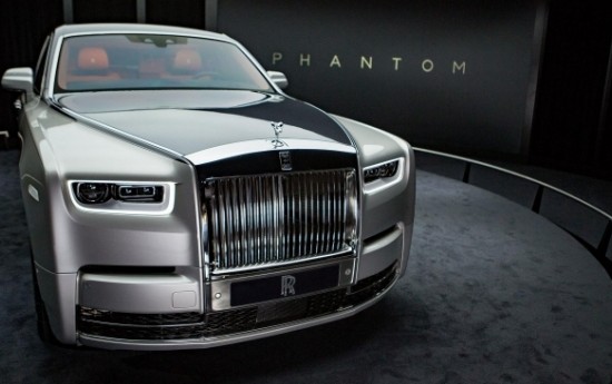 Sewa Rolls-Royce Buka Selubung Phantom Generasi Kedelapan
