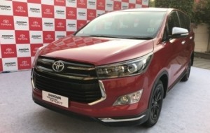 Mobil Pengantin Toyota Luncurkan Innova Cyrsta Touring Sport, Apa Bedanya Dengan Venturer