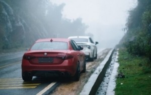 Mobil Pengantin 3 Tips Aman Berkendara saat Hujan Agar Selamat Sampai Tujuan