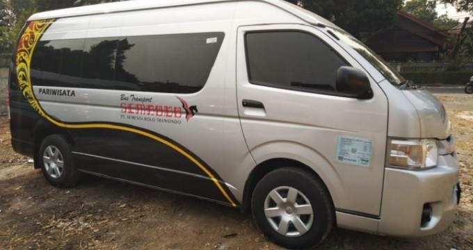 Sewa mobil online - Toyota Hiace